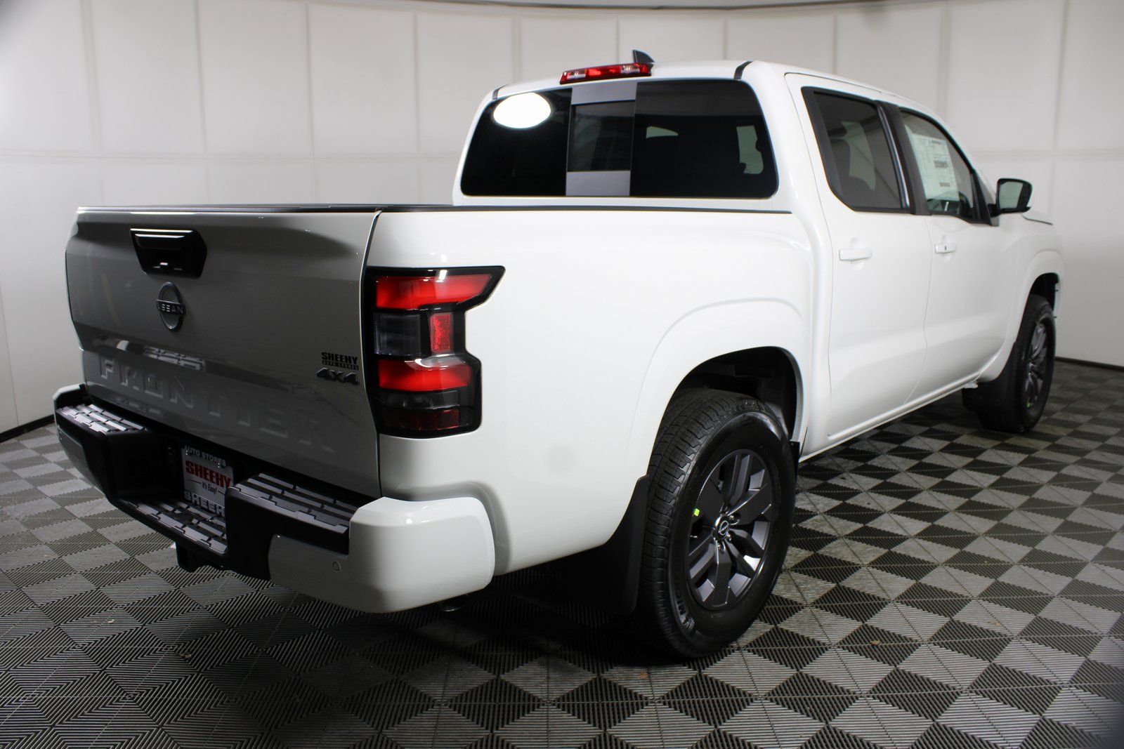 View vehicle photo 6