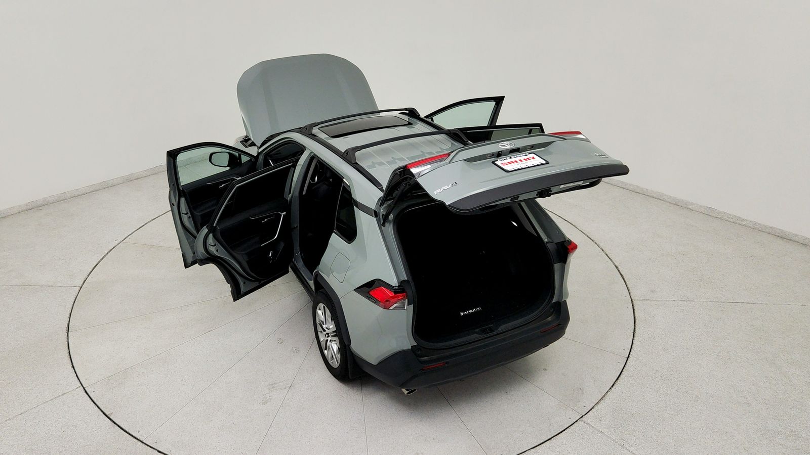 Used 2023  Toyota XLE Premium image 23