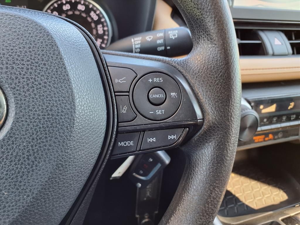 2019 Toyota RAV4 LE White at Emmons Autoplex