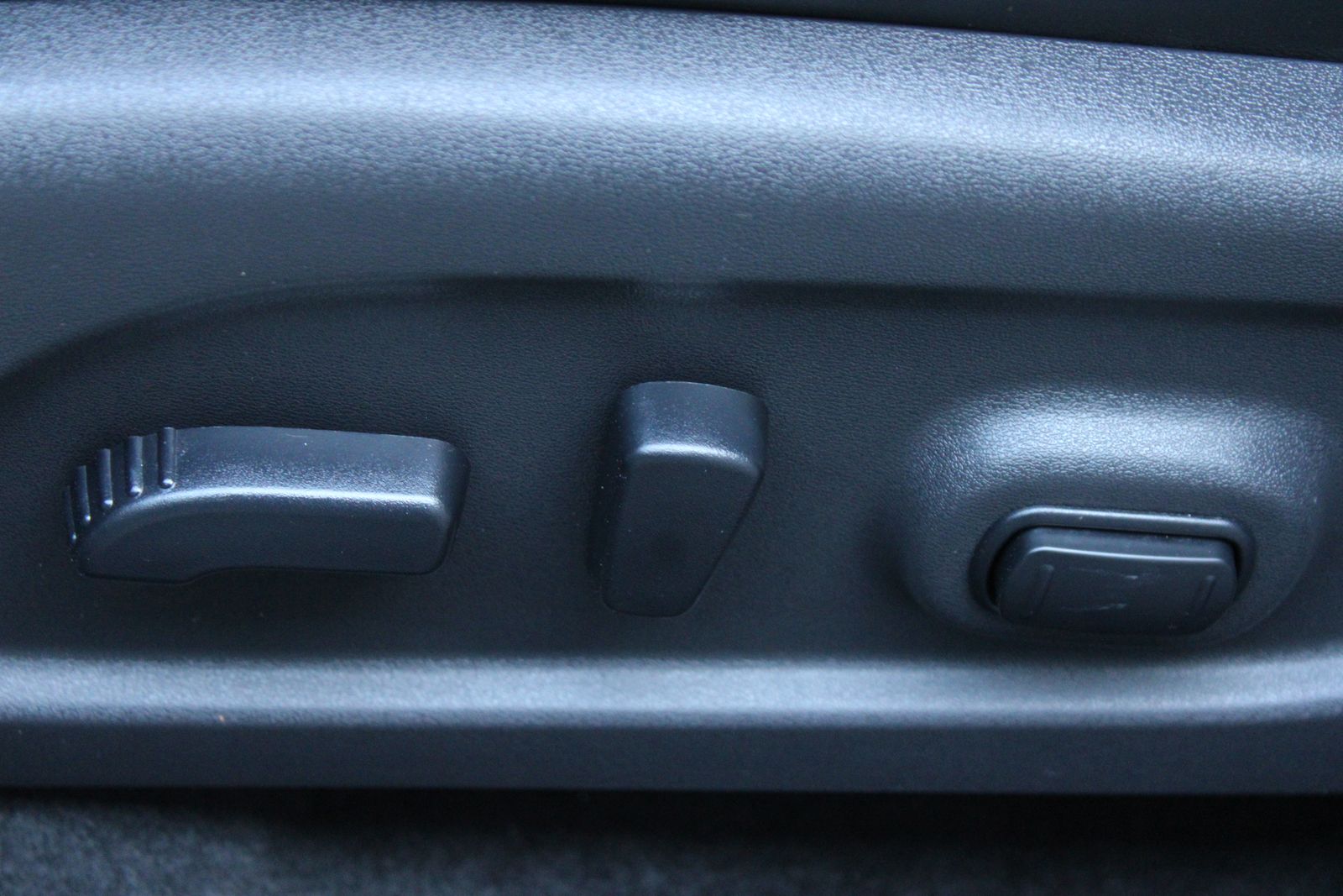 Used 2024 Gray Nissan SV image 17
