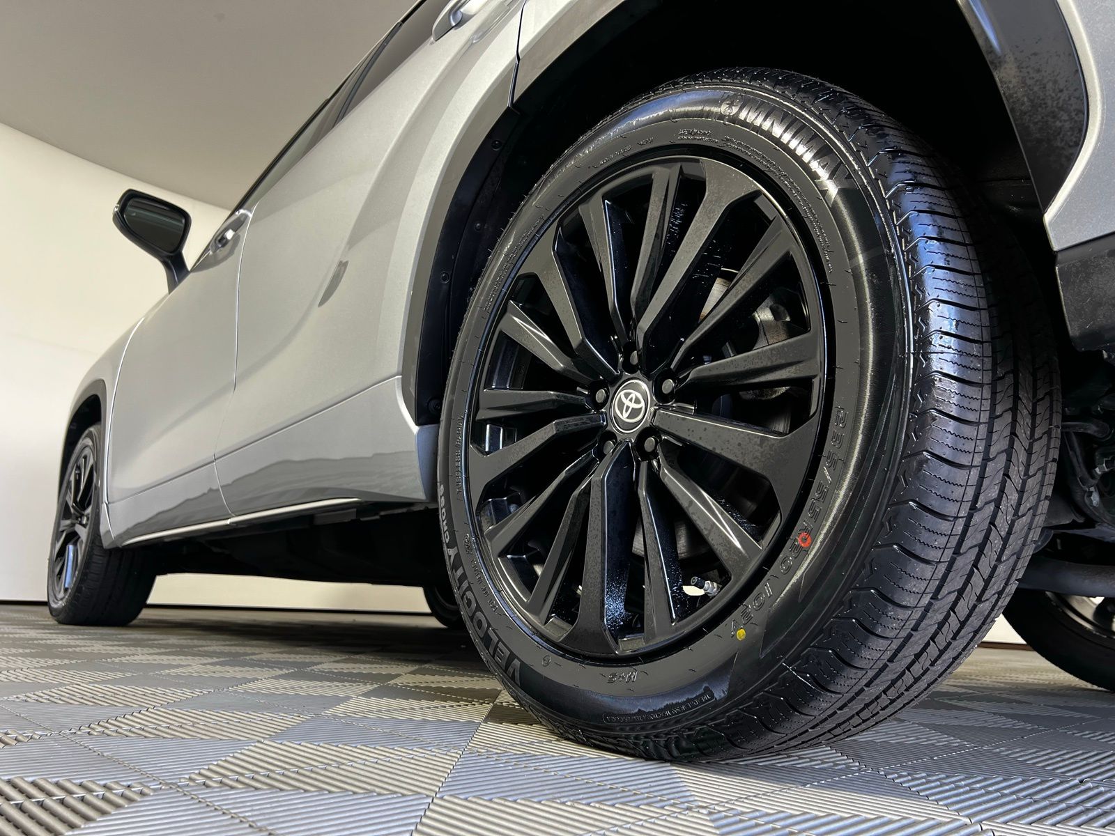 Thumbnail: 2025 Toyota Highlander - 28