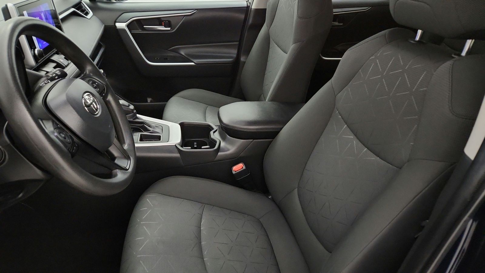 Used 2024  Toyota XLE image 28