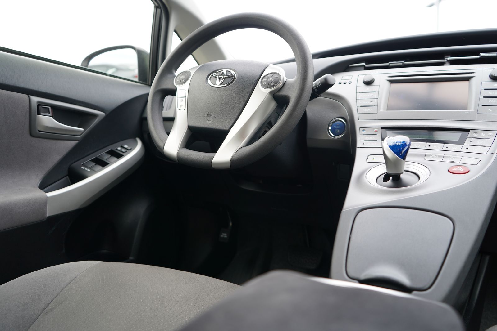 2015 Toyota Prius Four 12