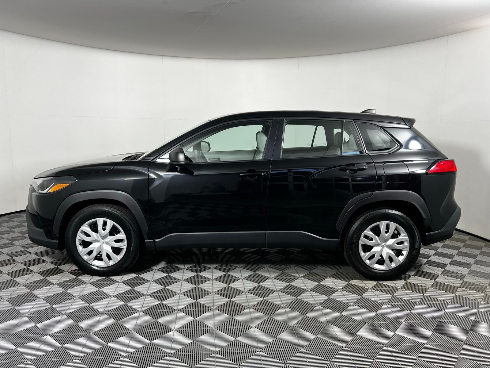 Thumbnail: 2023 Toyota Corolla Cross - 8