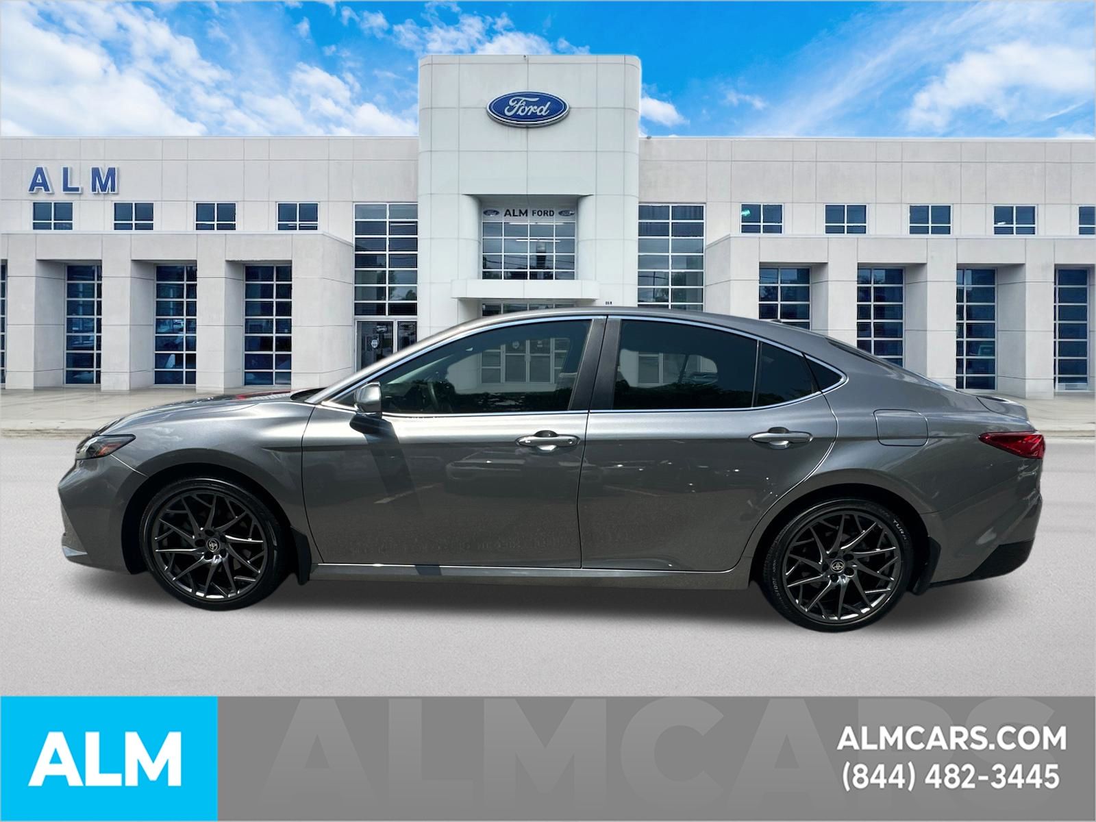Used 2026  Toyota XLE image 9