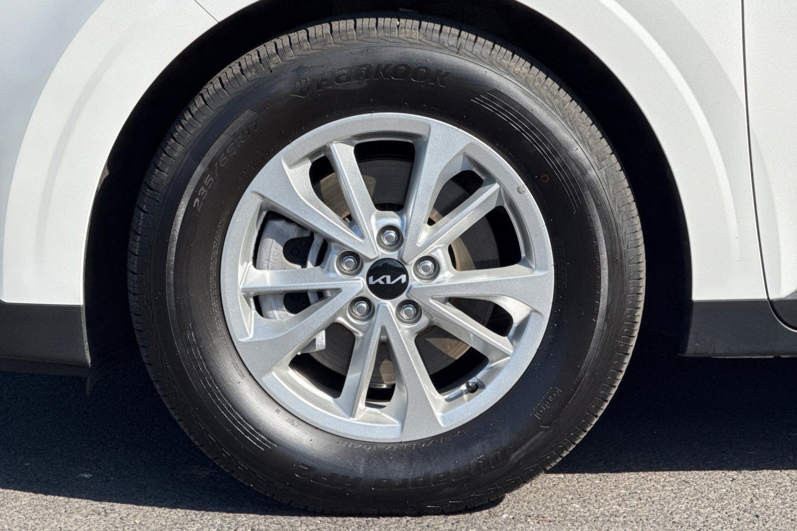 Used 2024 Kia Carnival Van