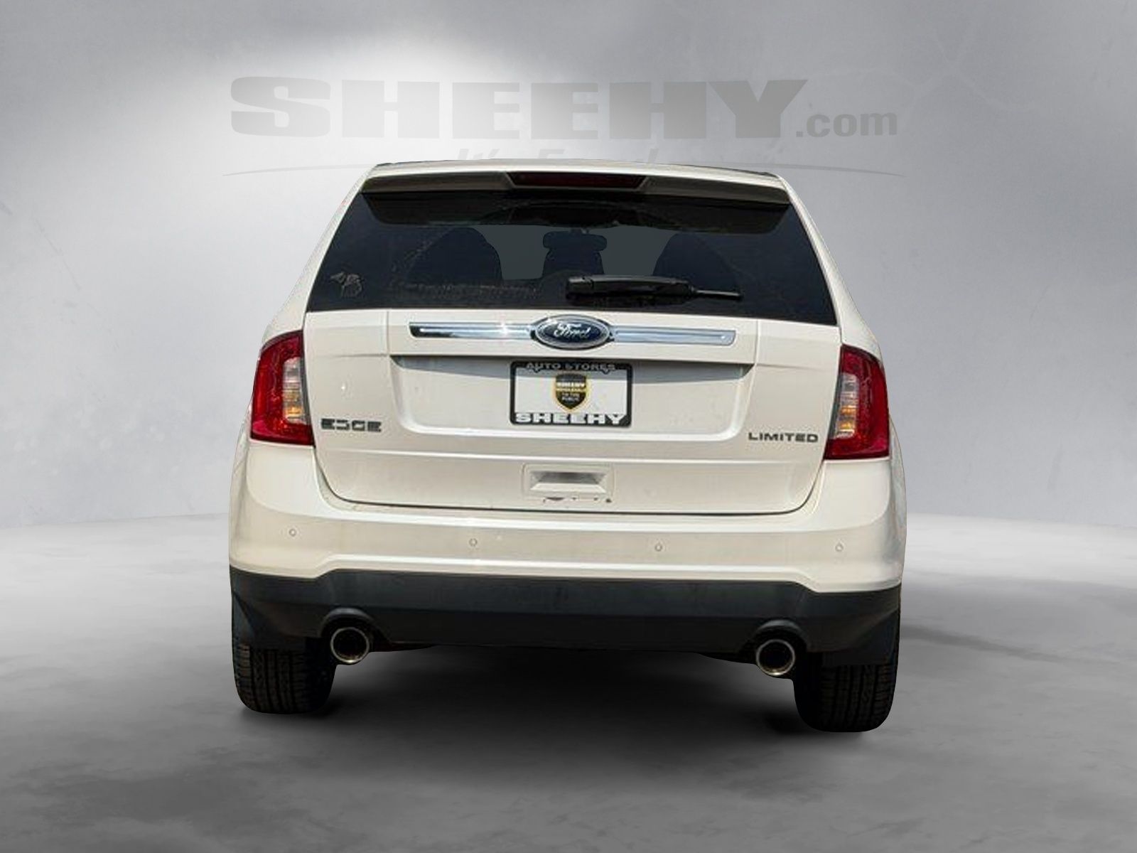 Used 2011 White Platinum Clearcoat Metallic Ford Limited image 13