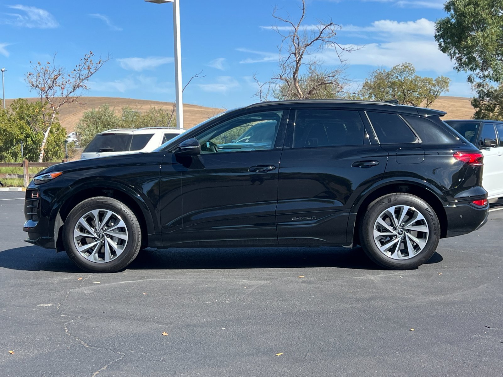 2025 Audi Q6 e-tron Premium Plus — foto completa 2 de 28