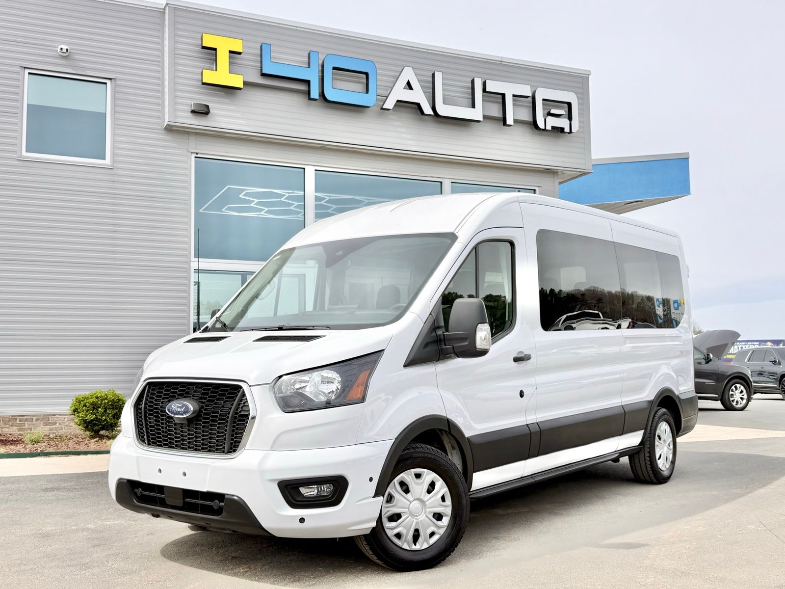 2025 Ford Transit Passenger 350 XLT Medium Roof LB RWD