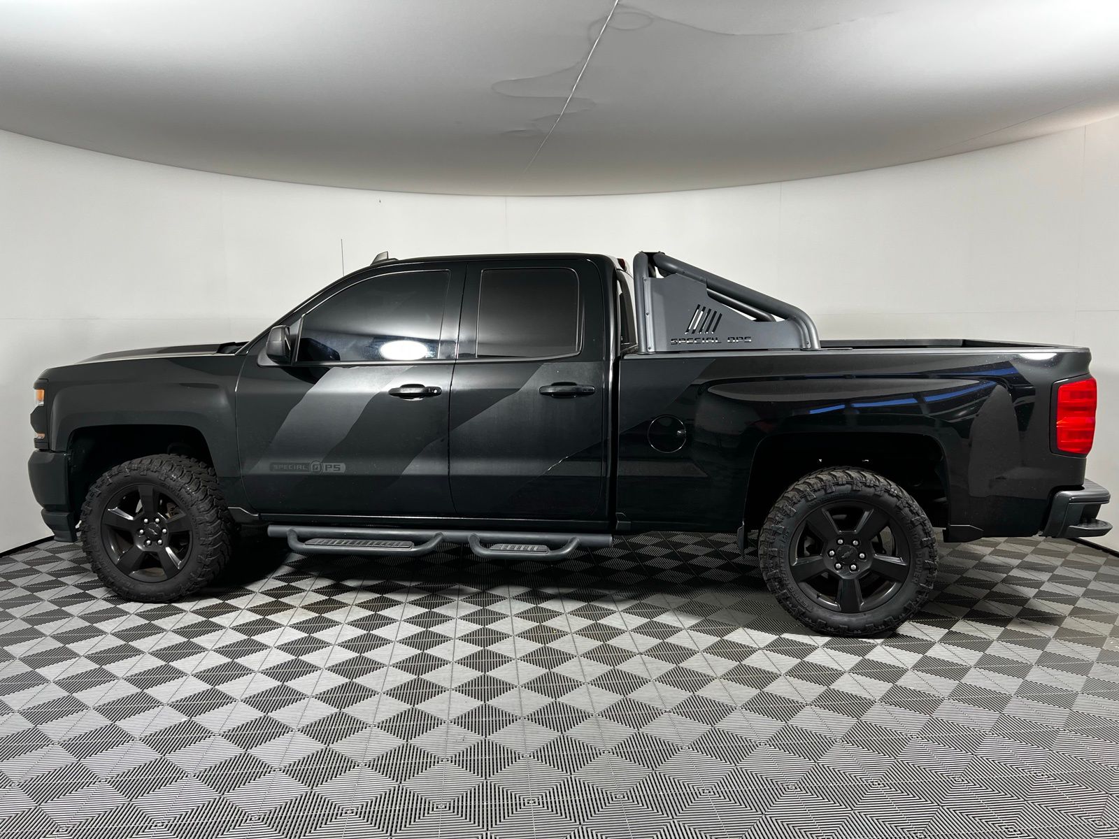 Thumbnail: 2017 Chevrolet Silverado 1500 - 8