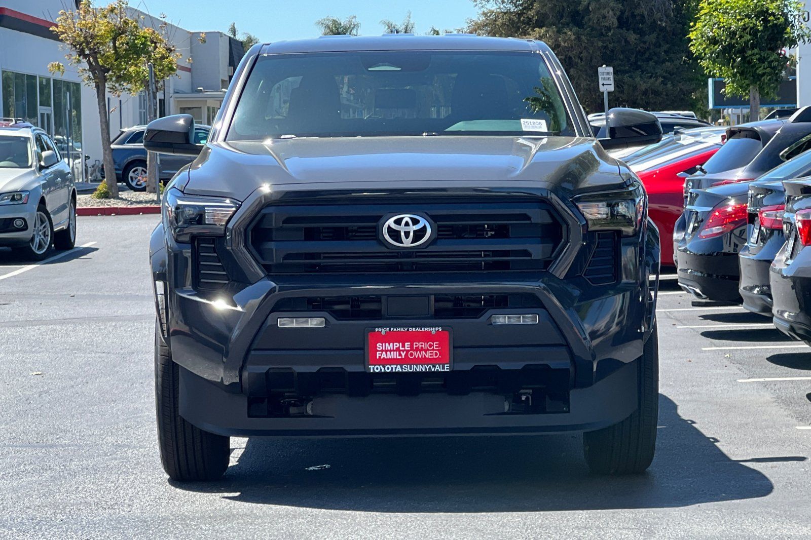 2025 Toyota Tacoma SR5 - Photo 11