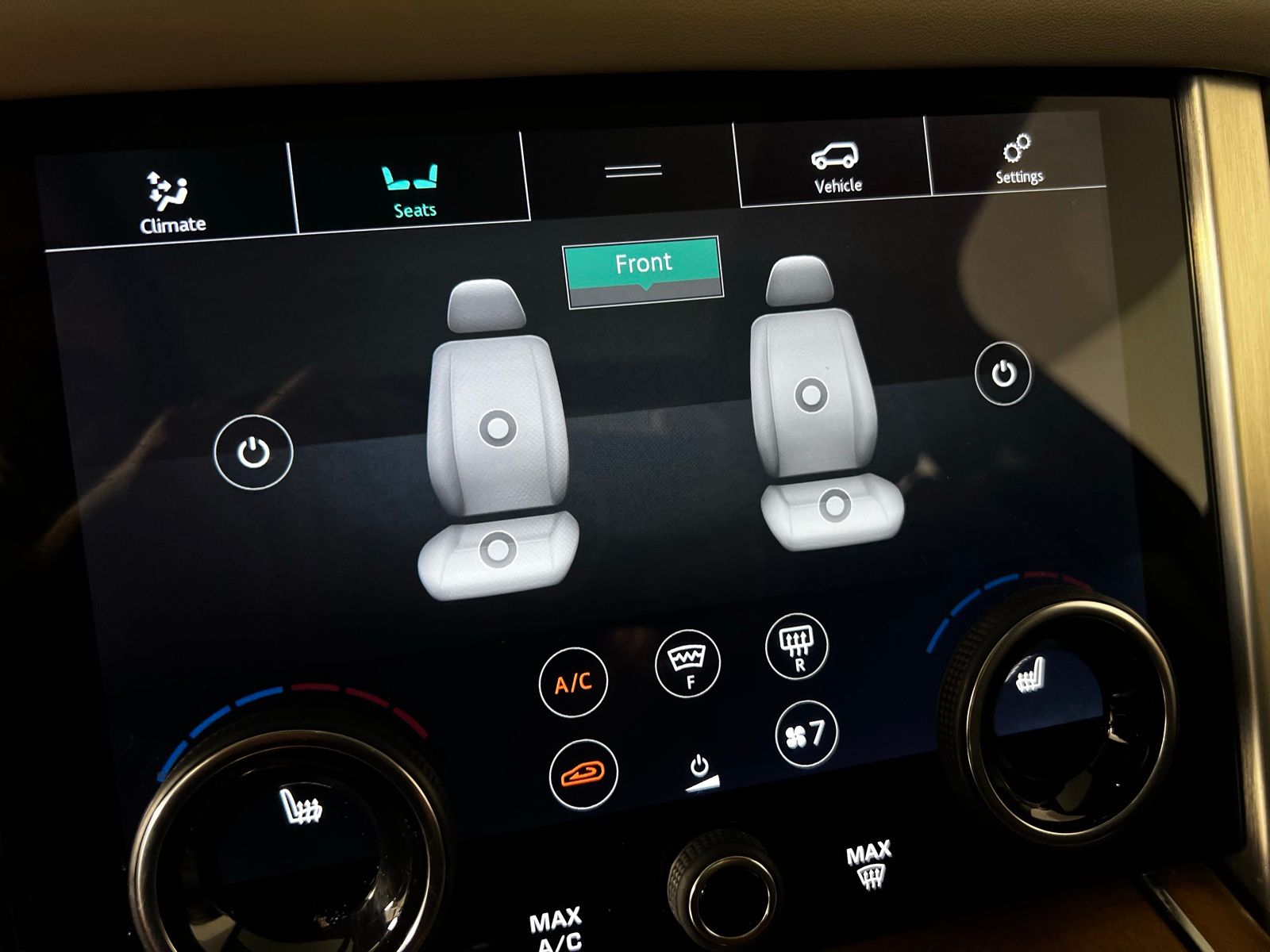 Thumbnail: 2021 Land Rover Range Rover - 24