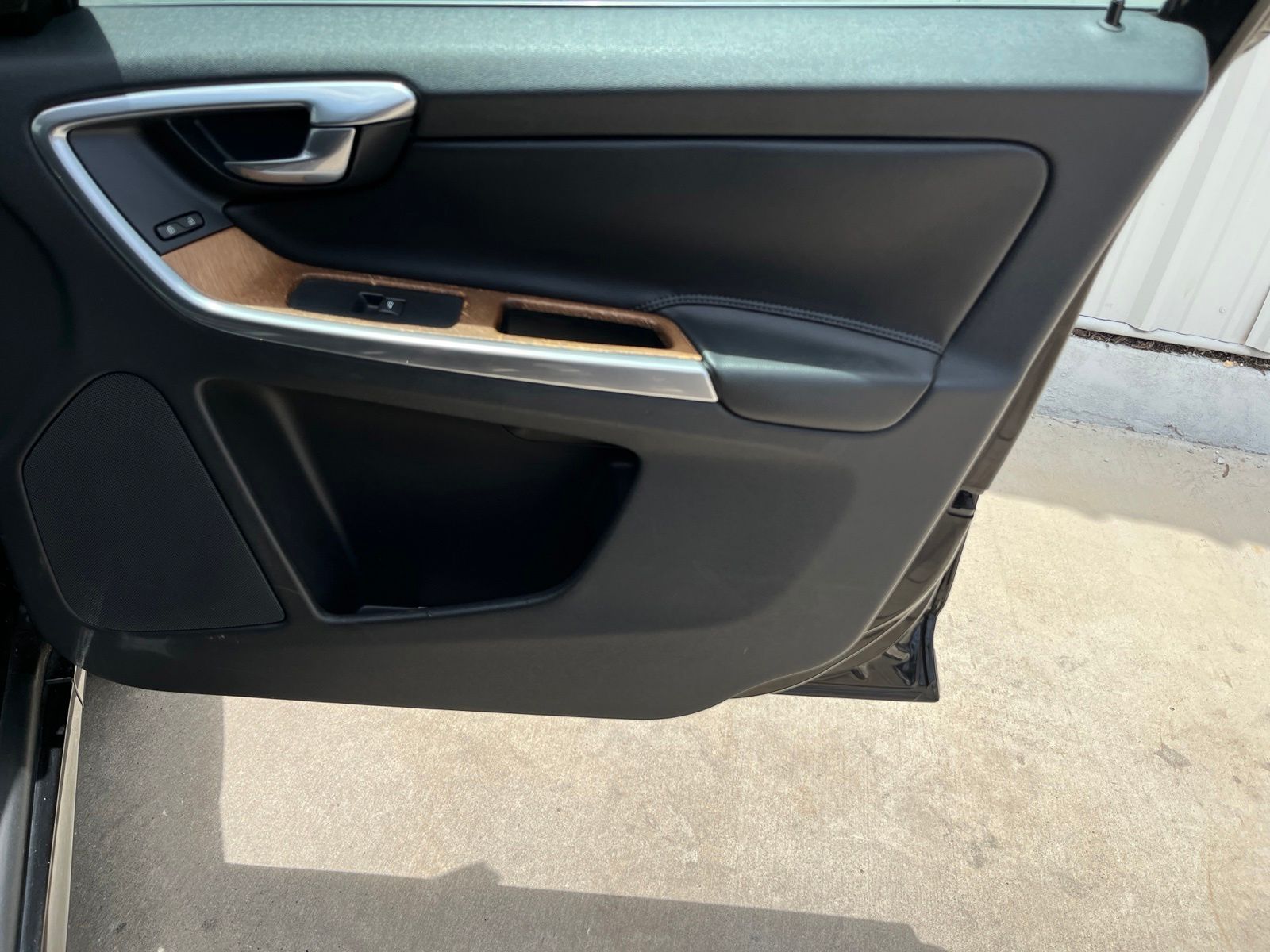 Used Car 2016 Volvo Xc60  T5 Drive-e Premier For Sale Under $12,000 In Austin, Texas
