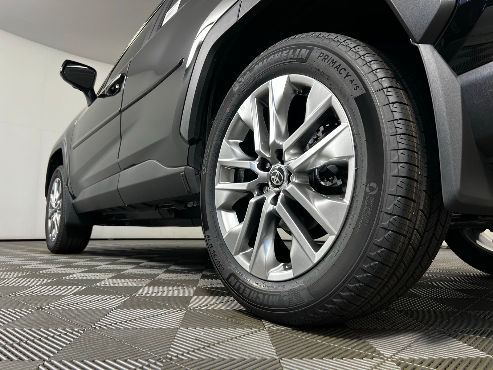 2025 Toyota RAV4 Limited 25