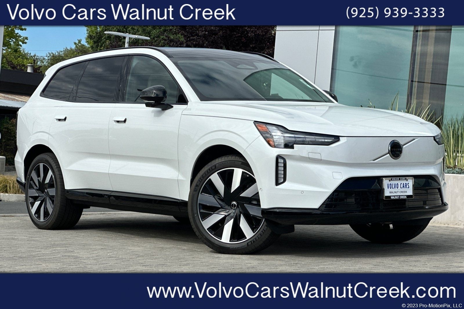 Crystalwhite 2026 Volvo EX90 Twin Plus 7-Passenger eAWD SUV / Crossover All-Wheel Drive 1-Speed Automatic