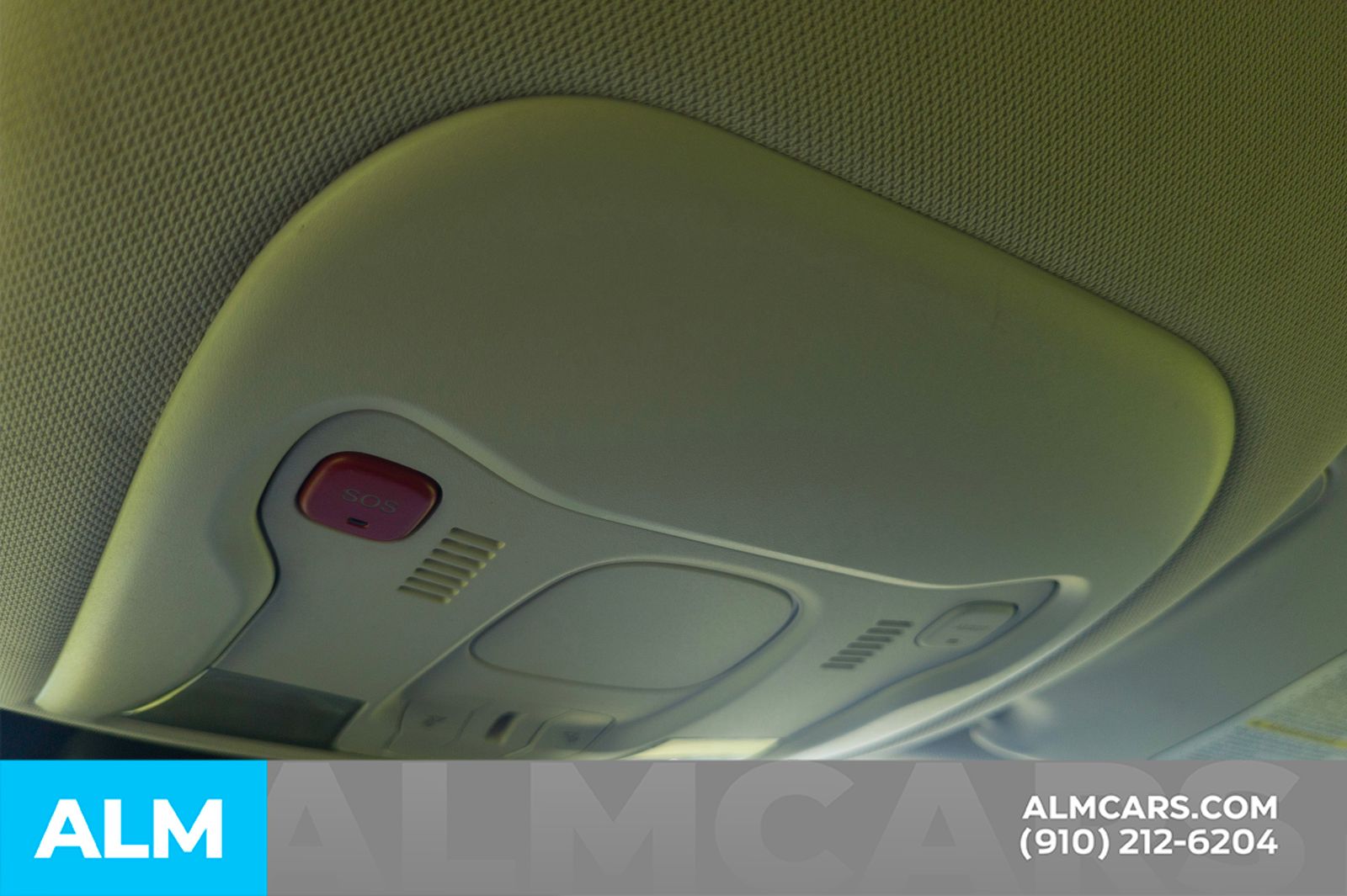 Used 2020 Silver Jeep Latitude image 16