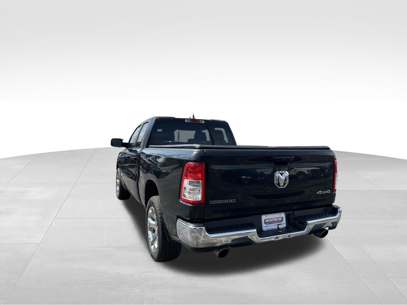 View vehicle photo 4