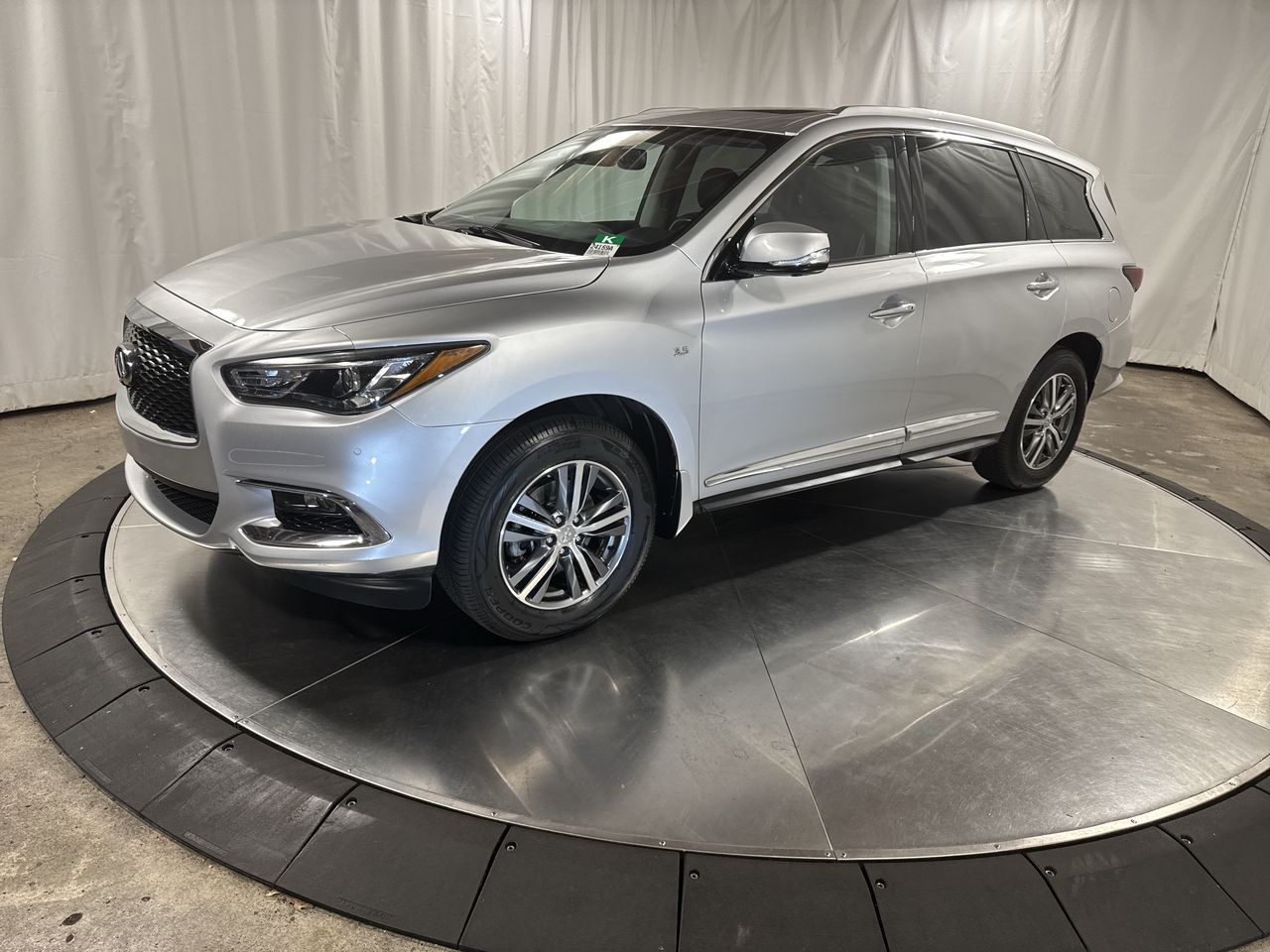 2019 INFINITI QX60 LUXE
