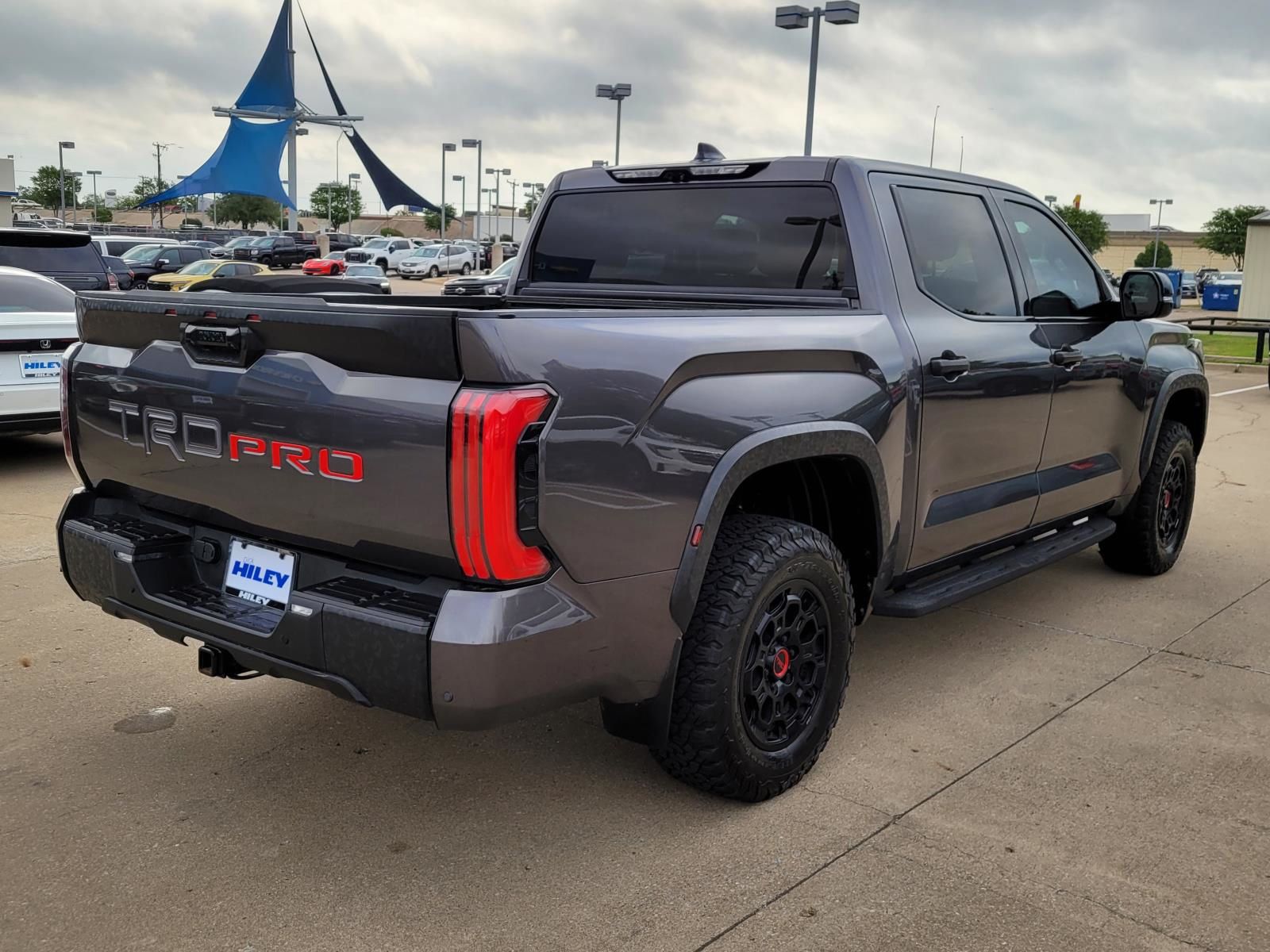 View vehicle photo 4