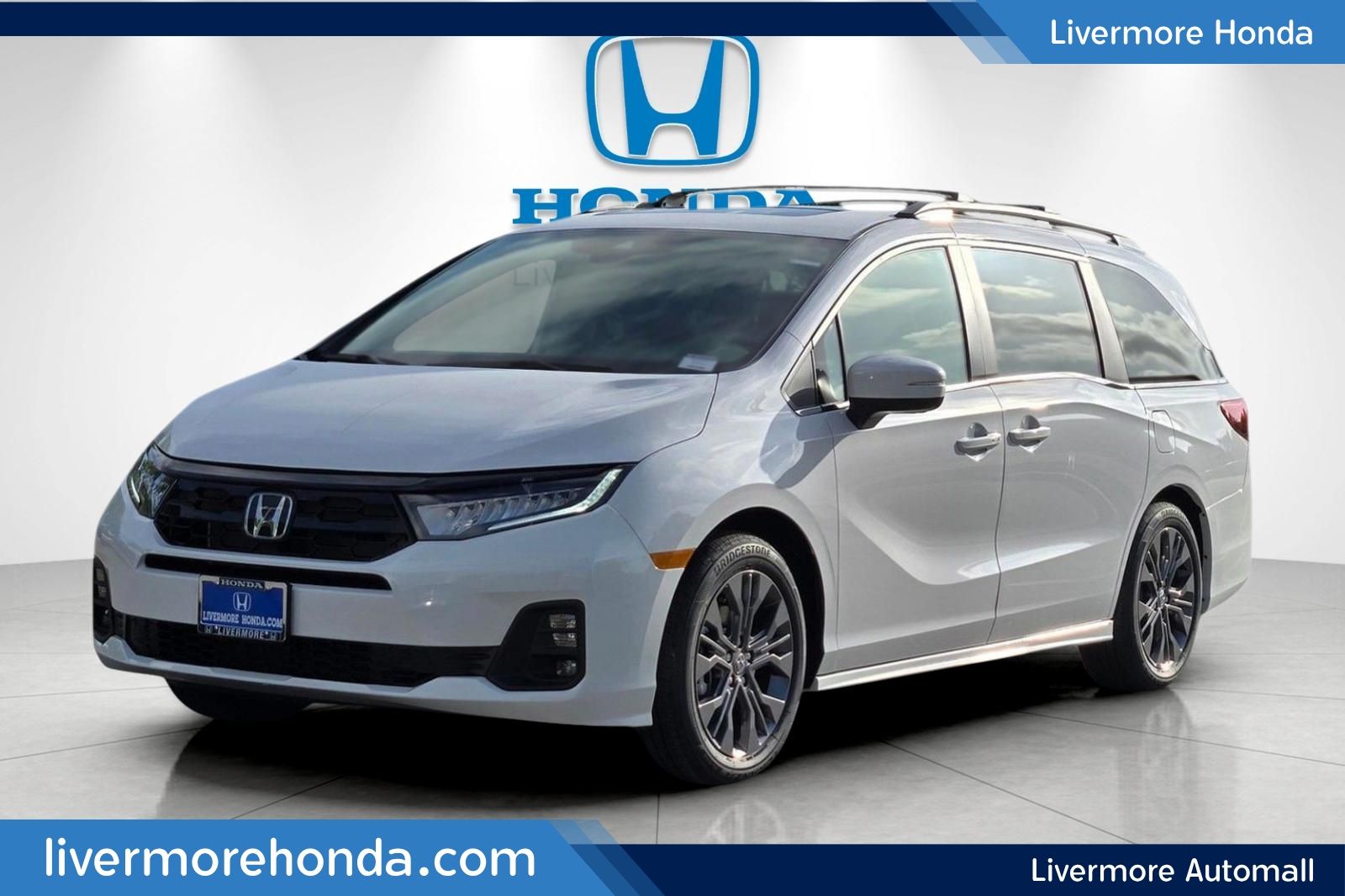 Platinum White Pearl 2026 Honda Odyssey Minivan Front-Wheel Drive Automatic