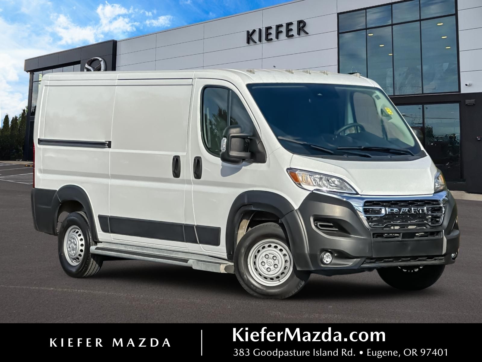 Bright White Clearcoat 2025 RAM ProMaster Van Front-Wheel Drive 9-Speed Automatic