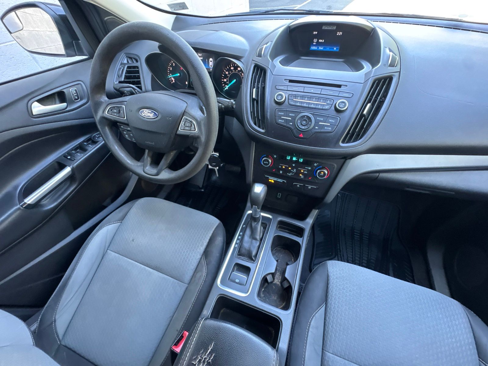 Used 2017 Shadow Black Ford SE image 32