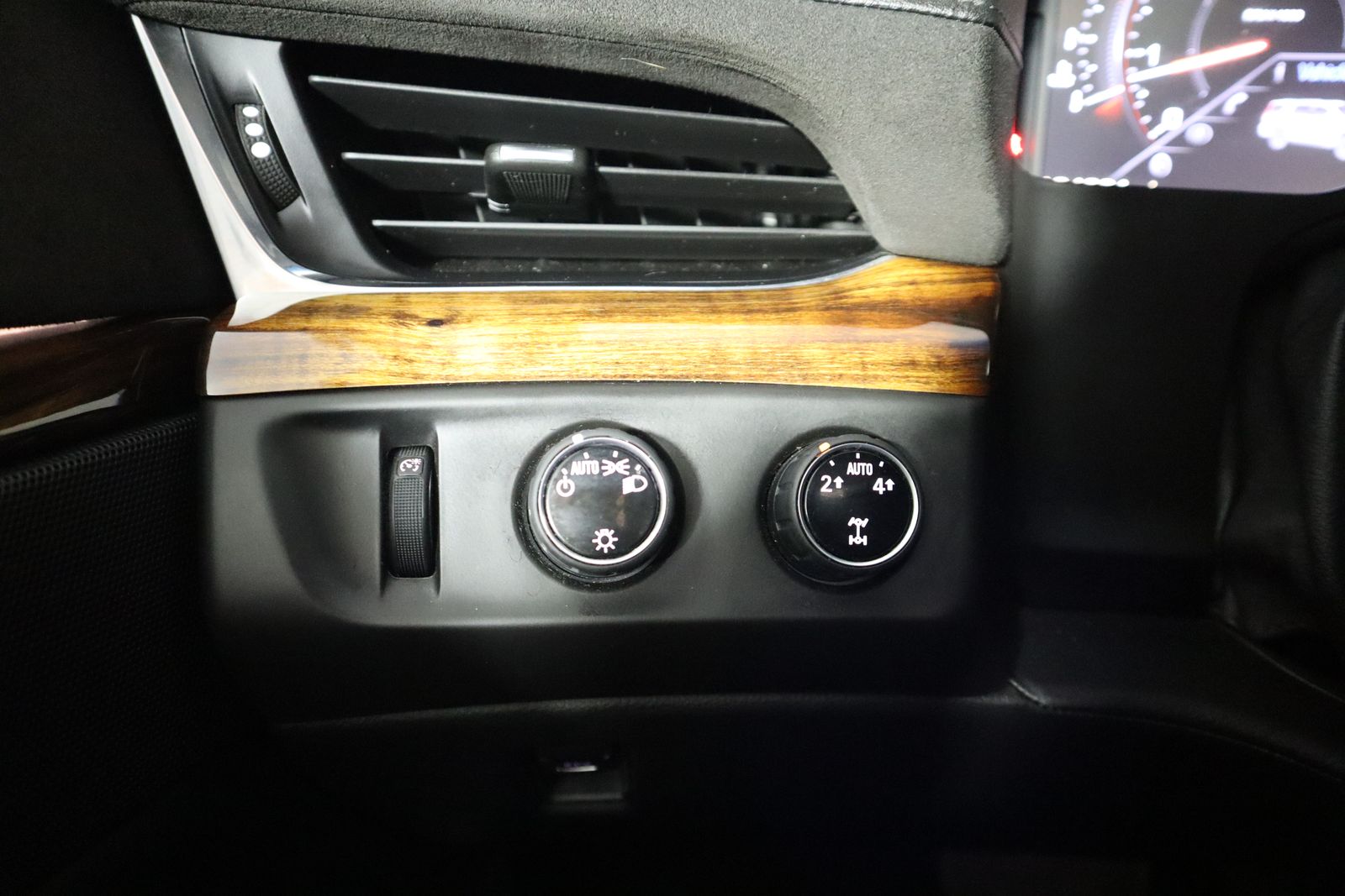 2015 Cadillac Escalade Premium photo