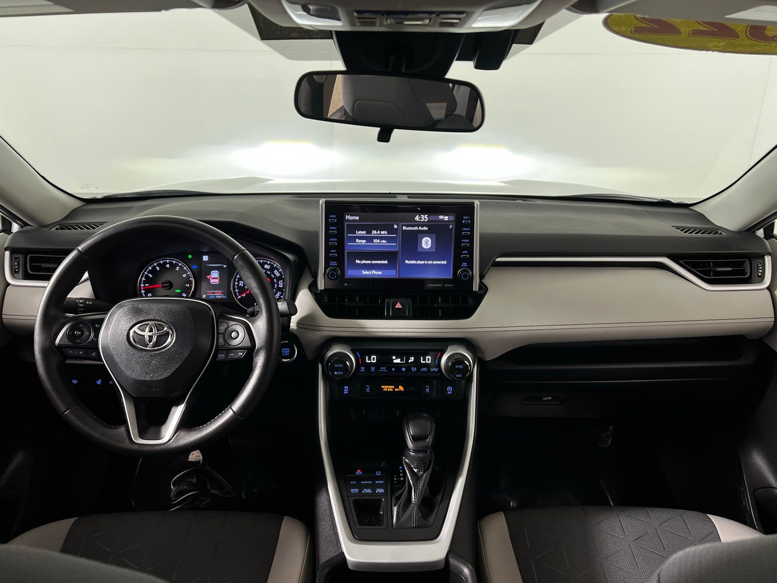 Thumbnail: 2022 Toyota RAV4 - 26