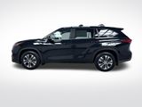 Used 2023 Toyota Highlander SUV