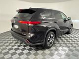 Used 2021 Toyota Highlander SUV