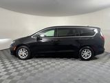 Used 2025 Chrysler Pacifica Van