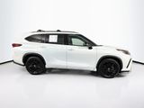 Used 2023 Toyota Highlander SUV