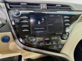 Used 2018 Toyota Camry Hybrid Sedan