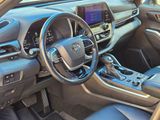 Used 2025 Toyota Highlander SUV