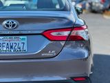 Used 2018 Toyota Camry Hybrid Sedan