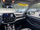 Used 2022 Toyota Highlander Hybrid SUV