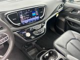 Used 2025 Chrysler Pacifica Van