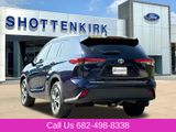 Used 2022 Toyota Highlander SUV