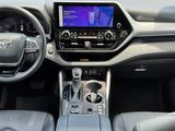 Used 2025 Toyota Highlander SUV