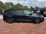 Used 2025 Chrysler Pacifica Van