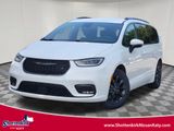 Used 2023 Chrysler Pacifica Van