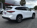 Used 2022 Toyota Highlander Hybrid SUV