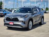 Used 2025 Toyota Highlander Hybrid SUV