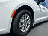 Used 2024 Chrysler Pacifica Van