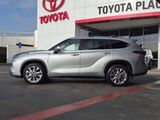 Used 2023 Toyota Highlander SUV