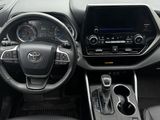 Used 2024 Toyota Highlander Hybrid SUV