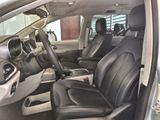 Used 2024 Chrysler Pacifica Van