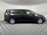 Used 2025 Chrysler Pacifica Van