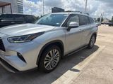 Used 2021 Toyota Highlander Hybrid SUV
