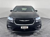Used 2025 Chrysler Pacifica Van